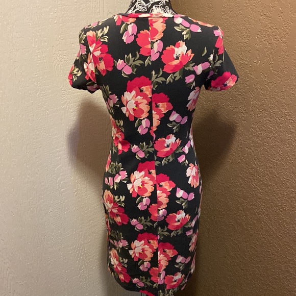 NWOT Old Navy floral dress - Picture 3 of 6